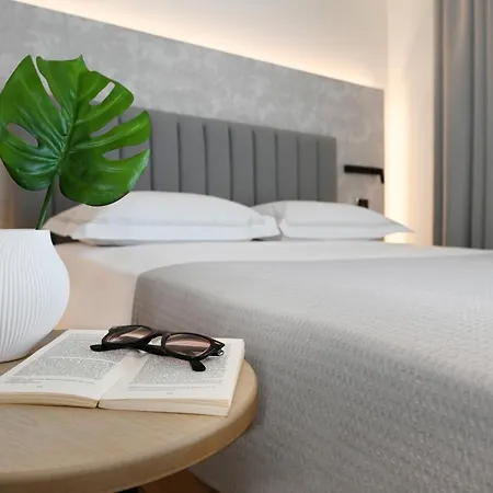 Icon Skg Aparthotel 4*