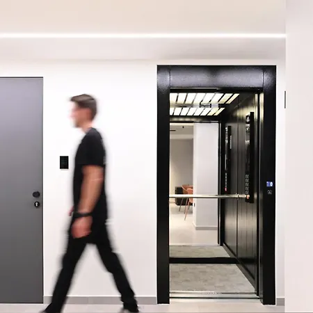 Icon Skg Aparthotel 4*