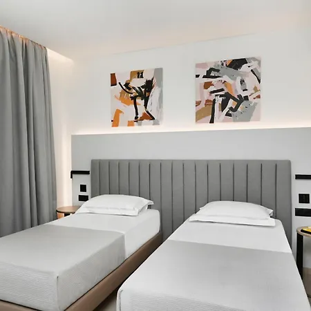 Icon Skg Aparthotel