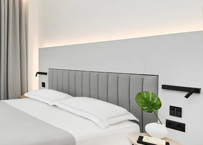 Icon Skg Aparthotel 4*